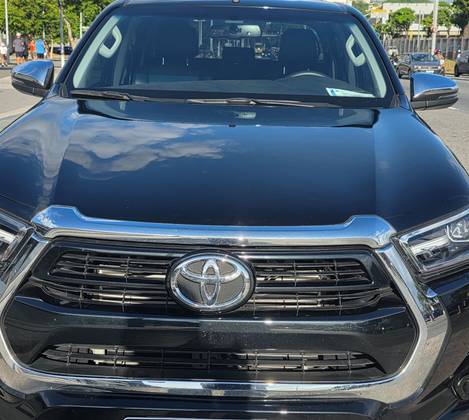 TOYOTA HILUX 2.8 D-4D TURBO DIESEL CD SRV 4X4 AUTOMÁTICO